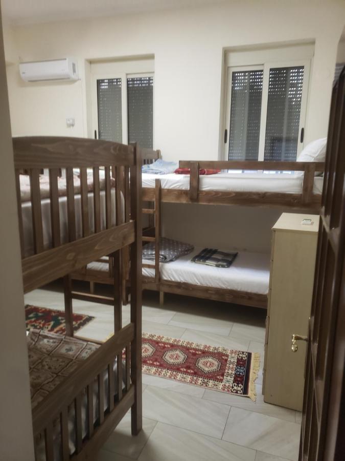 Hostel Oakland Tiranë Eksteriør bilde