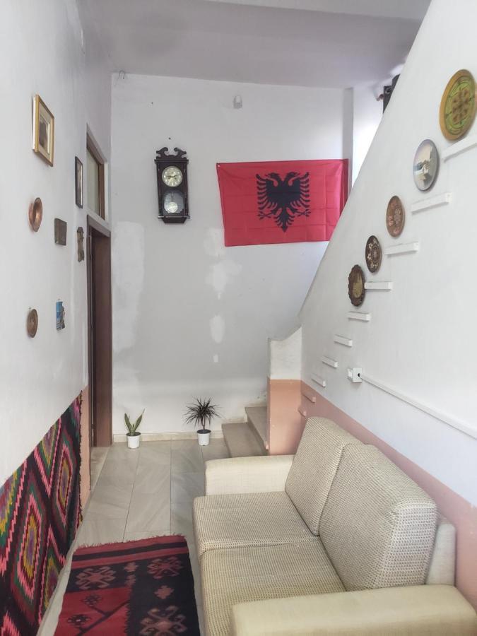 Hostel Oakland Tiranë Eksteriør bilde