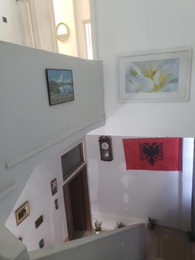 Hostel Oakland Tiranë Eksteriør bilde