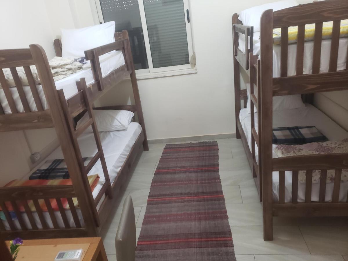 Hostel Oakland Tiranë Eksteriør bilde