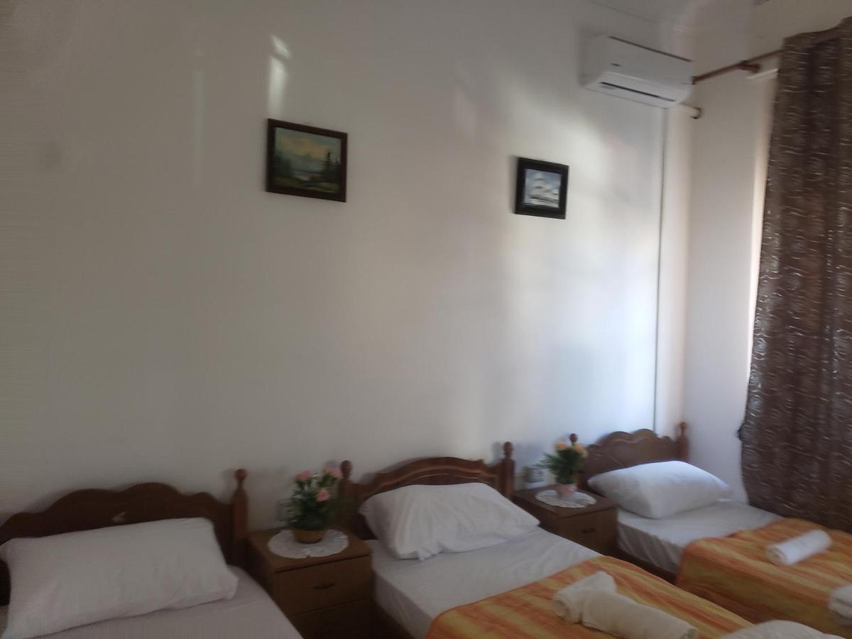 Hostel Oakland Tiranë Eksteriør bilde