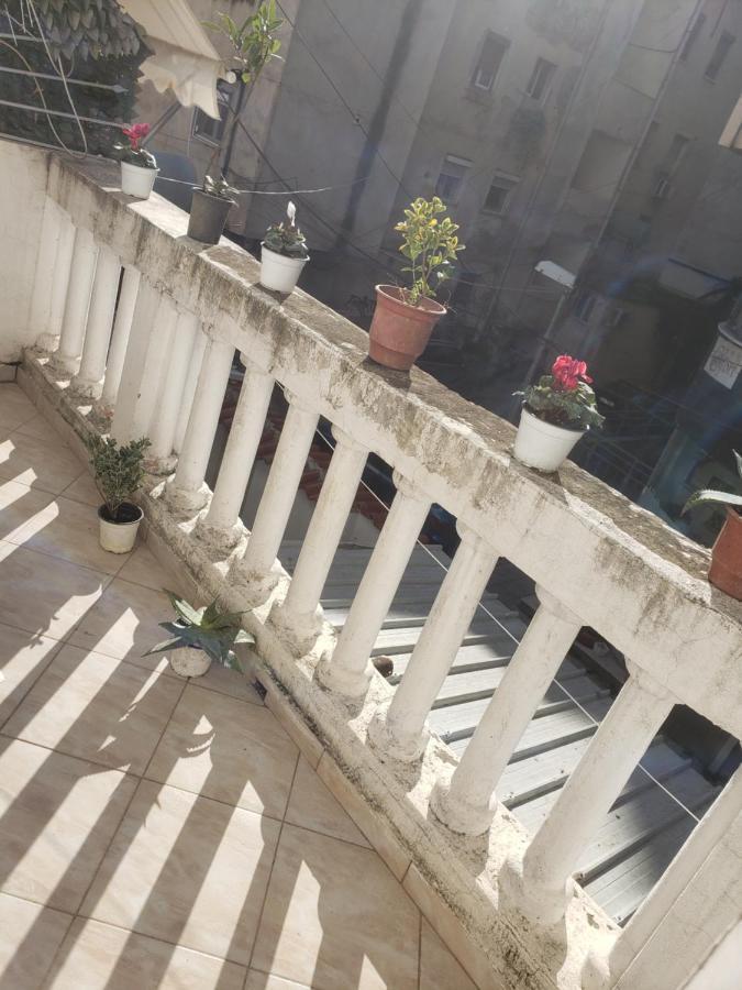 Hostel Oakland Tiranë Eksteriør bilde