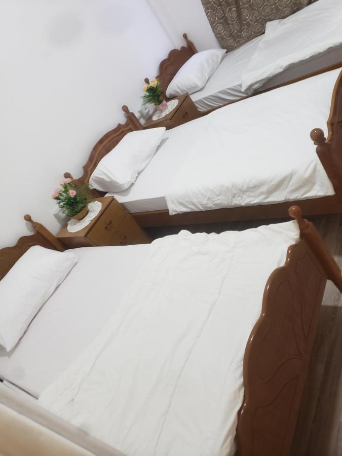 Hostel Oakland Tiranë Eksteriør bilde