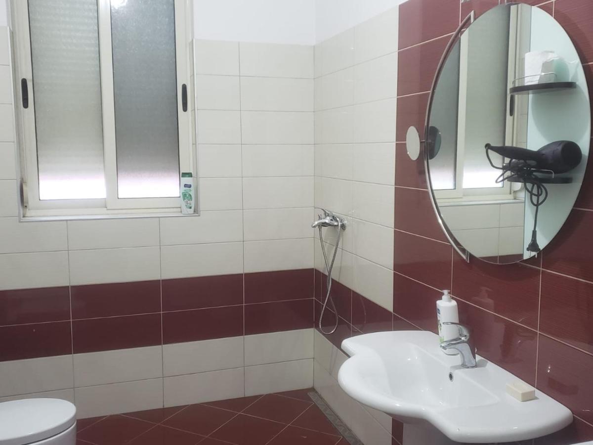 Hostel Oakland Tiranë Eksteriør bilde
