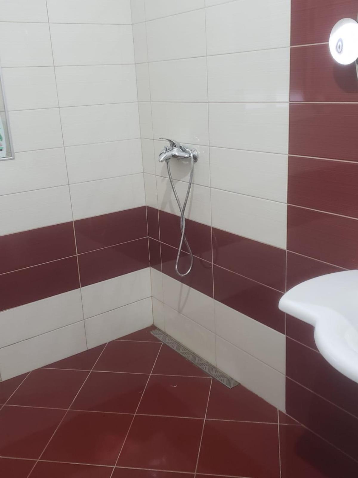 Hostel Oakland Tiranë Eksteriør bilde
